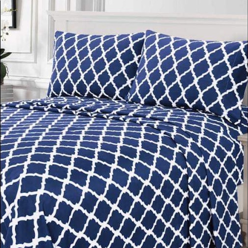 ✨FINAL STOCK✨King 4pc Navy Arabesque Bedsheets